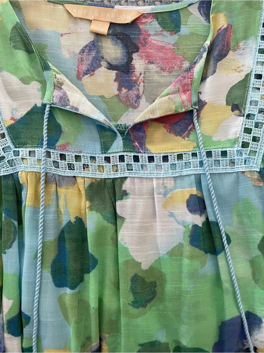 Hope & Harlow Watercolor Floral Peasant Top Size L Blue Green Boho Crochet Lace - Picture 3 of 13